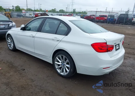 2018 BMW 320I xDrive z USA, uszkodzony, nr VIN WBA8E5G5XJNU47665
